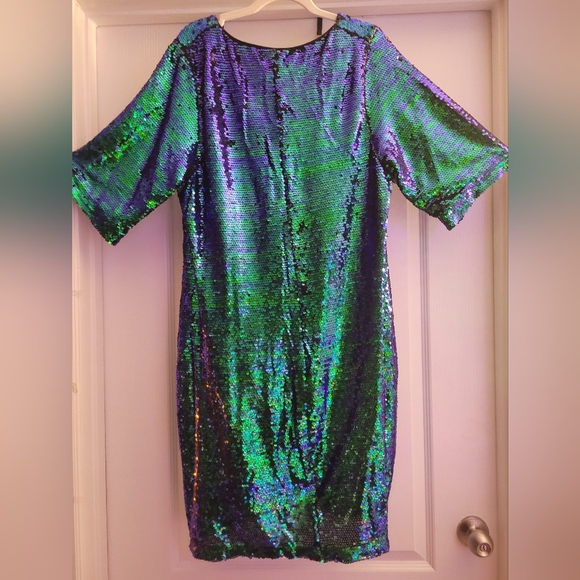 🥂City Chic Iridescent Sequin Mini Dress - Picture 8 of 12